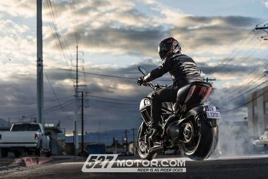 杜卡迪发布Diavel第二代车型 - 中国摩托迷网 -