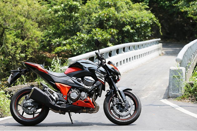 弯道掠食者 2014 KAWASAKI Z800试驾 - 中国摩托迷网 - 摩托车网站 - 中国第一摩托车论坛 - 摩旅进行到底!