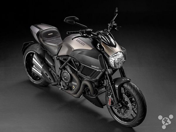 土豪买买买!杜卡迪限量版钛合金摩托车 - 中国