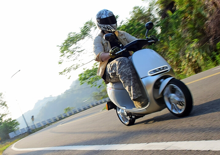 e世代能源震撼弹 gogoro smartscooter试驾